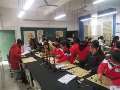 安州区界牌镇小学迎接区教研室“毛笔书法进课堂”专项工作检查