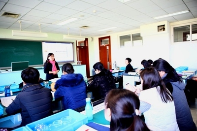 基教研中心中小学教研员走进北京市东直门中学、一六五中学、雍和宫小学教学调研