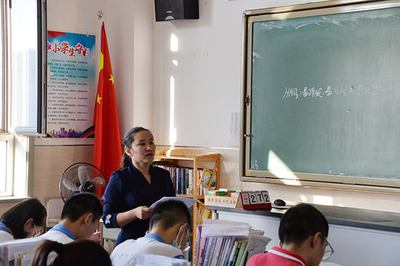 呼和浩特市教研专家到我校开展教学视导工作