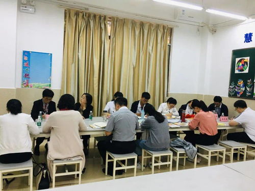 黄广集团初中教师深入小学课堂,中小学嵌入教研成为黄广k15新常态
