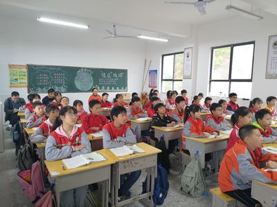 县教研室深入文峰中小学开展教学视导工作