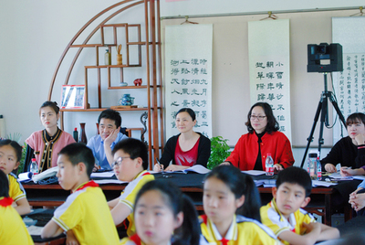 管领春风 墨香稚手--青浦区中小学书法教学研讨活动在毓秀学校举行