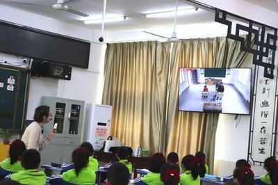 县思源实验学校 开展“专递教室”网络大教研 中小学教研